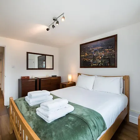 Views For Days - Fitzrovia - By Frankie Says Apartment London Exterior photo